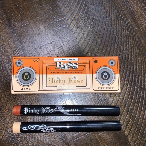 SOLD!! Highlight Palette + Makeup Sticks - Picture 2 of 2